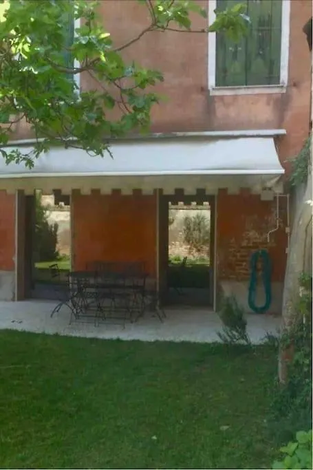 Raphael'S Garden House Apartment Venice